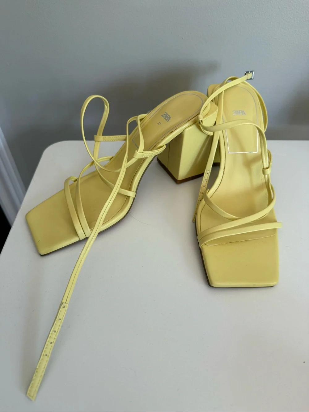 Zara Pale Yellow Strappy Square-Toe Block Heels - Picture 3 of 7